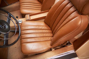 Image 38/55 of Mercedes-Benz 230 SL (1965)