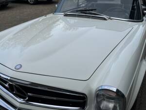 Image 76/100 of Mercedes-Benz 280 SL (1970)