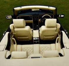 Imagen 32/50 de Bentley Azure Mulliner (2003)