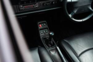 Image 23/60 of Porsche 911 Targa (1996)