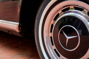 Imagen 91/199 de Mercedes-Benz 280 SE 3,5 (1971)