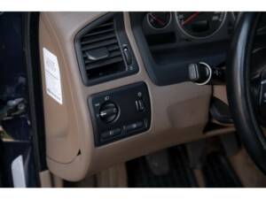 Image 28/43 of Volvo V 70 2.4 (2007)