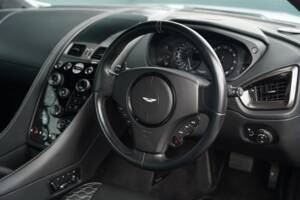 Image 21/50 of Aston Martin Vanquish (2014)