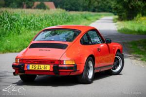 Image 57/63 of Porsche 911 Carrera 3.2 (1986)