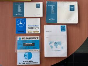 Image 53/61 of Mercedes-Benz 280 CE (1974)