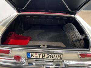 Image 40/52 of Mercedes-Benz 280 SE (1969)
