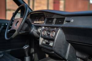 Immagine 30/73 di Mercedes-Benz 190 D 2.5 (1990)