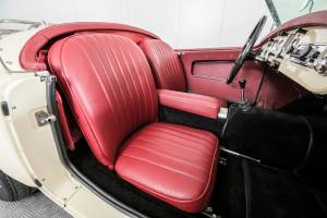 Image 13/50 of MG MGA 1500 (1958)