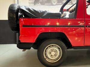 Image 46/50 de Mercedes-Benz 230 CE (1981)