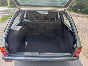 Bild 14/35 von Mercedes-Benz 300 TD Turbodiesel (1985)