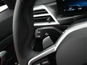 Image 31/50 of BMW 330i xDrive Touring (2025)