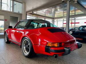 Afbeelding 6/20 van Porsche 911 Carrera 3.2 (1986)