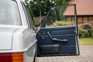 Afbeelding 34/63 van Mercedes-Benz 230&#x2F;6 (1974)