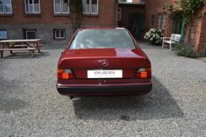 Bild 3/15 von Mercedes-Benz 230 CE (1991)