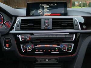 Image 13/16 of ALPINA D3 Biturbo Touring Allrad (2017)