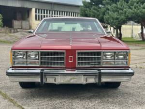 Bild 2/20 von Oldsmobile Delta 88 Royale (1978)