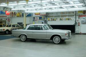 Image 15/50 of Mercedes-Benz 280 SE 3,5 (1970)
