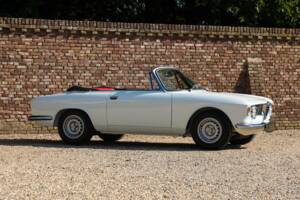 Image 18/50 of Alfa Romeo Giulia 1600 GTC (1966)
