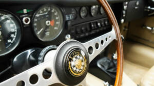 Bild 8/10 von Jaguar E-Type (1970)