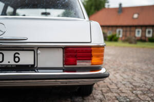 Afbeelding 14/63 van Mercedes-Benz 230&#x2F;6 (1974)
