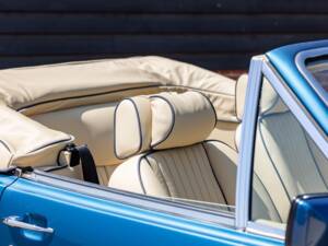 Afbeelding 32/40 van Aston Martin V8 Vantage Volante X-Pack (1989)