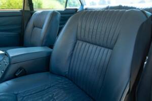 Image 41/50 of Jaguar XJ 6 4.2 (1970)