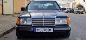 Image 1/11 of Mercedes-Benz 300 CE (1991)