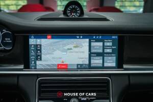 Image 22/24 of Porsche Panamera Turbo (2018)