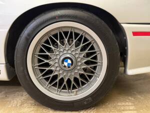 Image 16/21 of BMW M3 (1988)