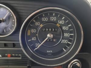 Afbeelding 3/9 van Mercedes-Benz 250 (1970)