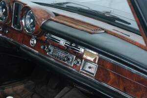 Image 21/49 of Mercedes-Benz 220 SE b (1962)