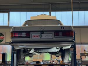 Image 24/34 of Mercedes-Benz 200 (1983)