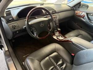 Imagen 2/8 de Mercedes-Benz CL 55 AMG (2001)