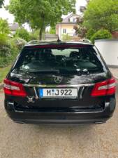 Bild 3/16 von Mercedes-Benz E 200 Kompressor T (2011)