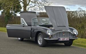 Imagen 30/50 de Aston Martin DB 6 Vantage Volante (1969)