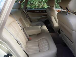 Image 15/19 of Jaguar XJ 8 Sovereign (1999)