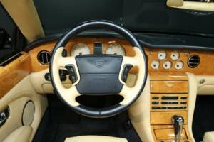 Image 16/49 de Bentley Azure (2006)