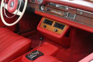 Image 31/50 of Mercedes-Benz 280 SE 3,5 (1969)