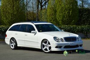 Image 7/50 of Mercedes-Benz E 500 T (2004)