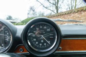 Image 46/50 de Alfa Romeo Giulia GT 1300 Junior (1972)