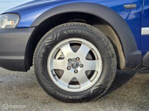 Image 11/33 de Volvo V 70 XC 2.4T (2002)