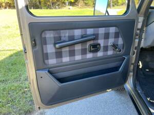 Image 30/39 of Mercedes-Benz 230 GE (SWB) (1986)