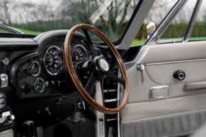 Image 69/79 of Aston Martin DB 6 (1968)