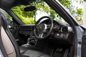Image 33/43 of Porsche 911 Turbo (2011)