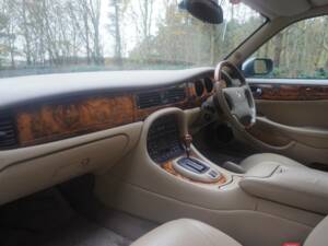 Bild 11/17 von Daimler Eight LWB (2000)