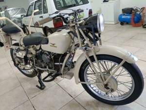 Image 2/36 of Moto Guzzi DUMMY (1976)