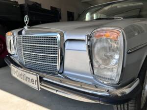 Image 2/61 of Mercedes-Benz 280 CE (1974)