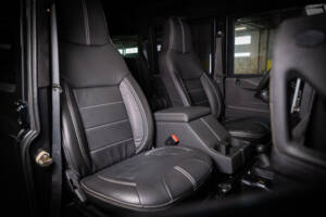 Image 23/35 of Land Rover Defender 110 (1992)