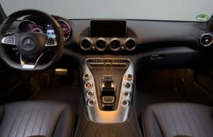 Image 18/29 of Mercedes-AMG GT-S (2015)