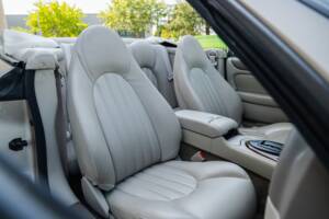 Image 38/91 de Jaguar XK8 4.0 (2000)